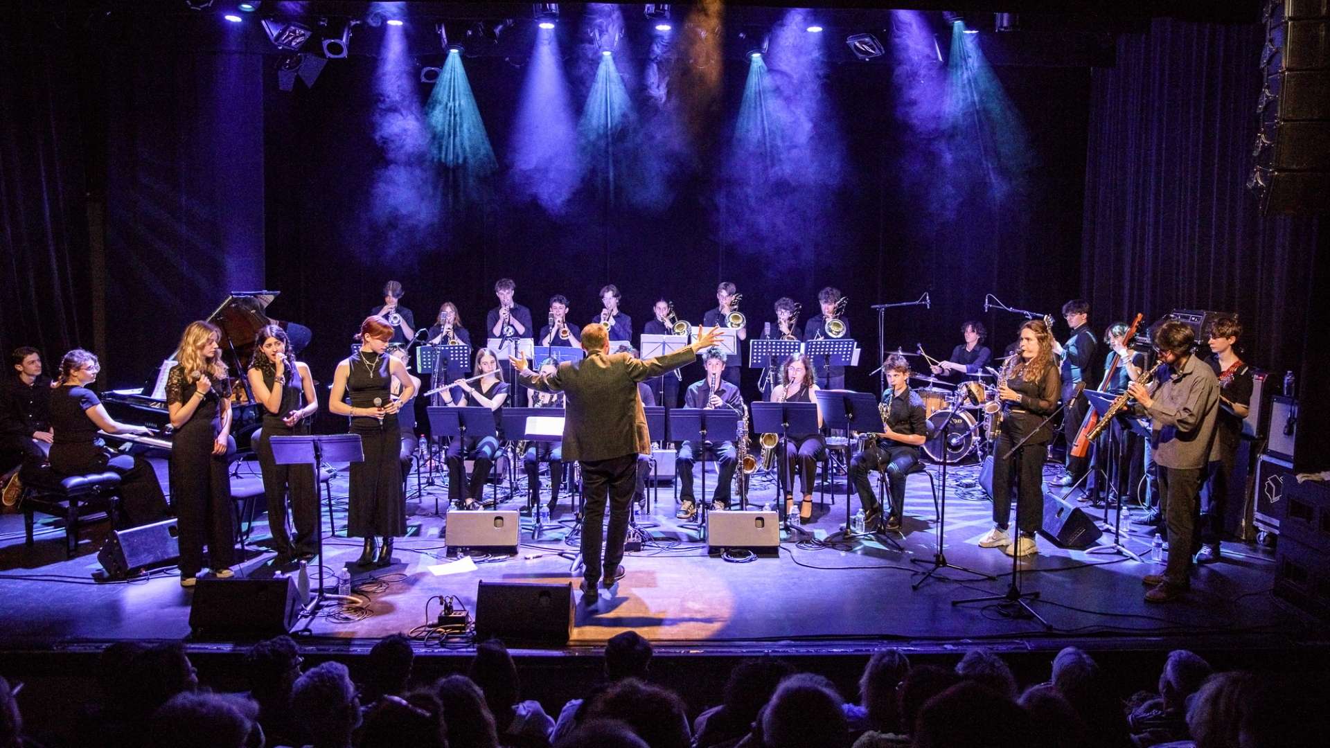 "Swing & Modern" PLC's Band & Prospectus